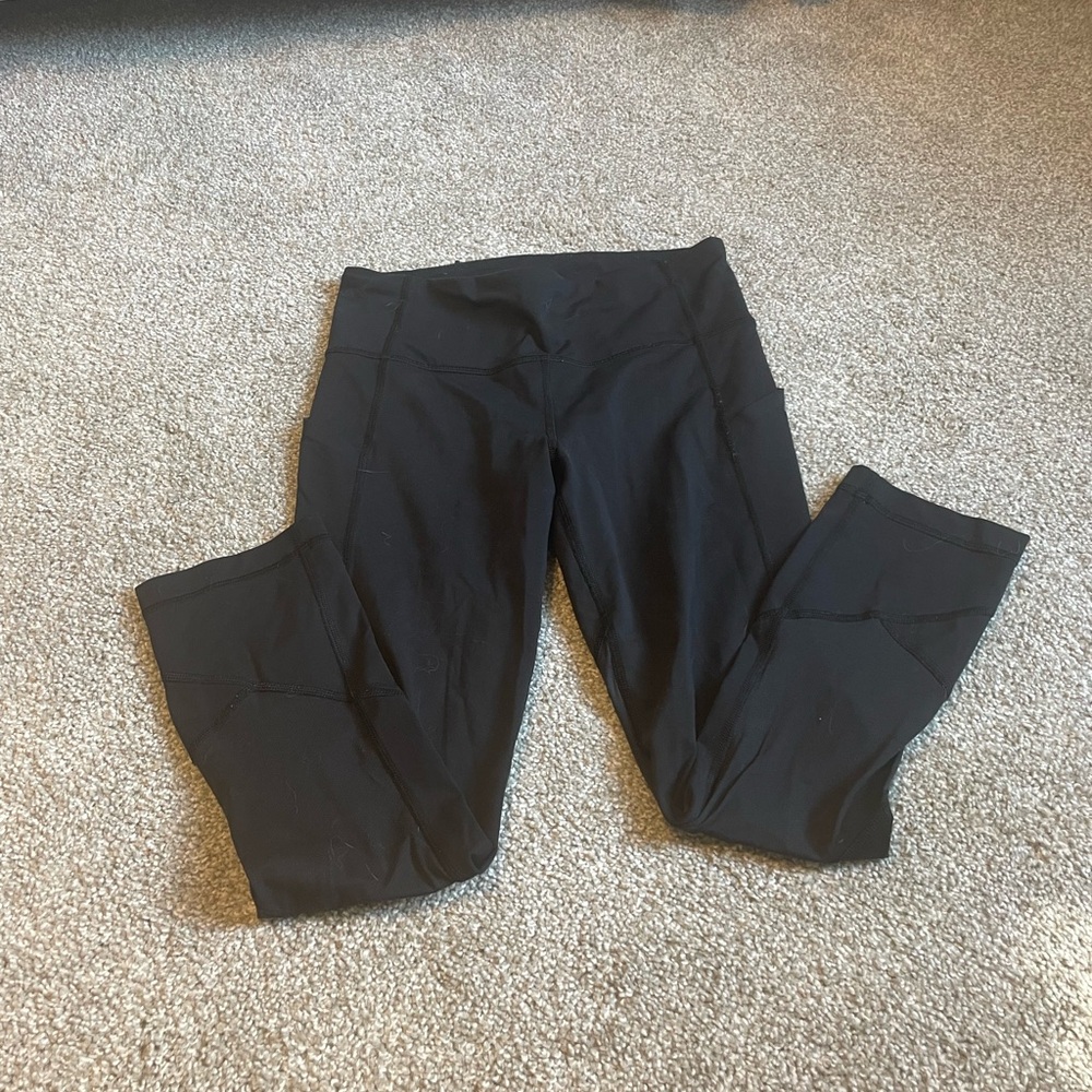 Black Cropped Lululemon Size 4 Leggings